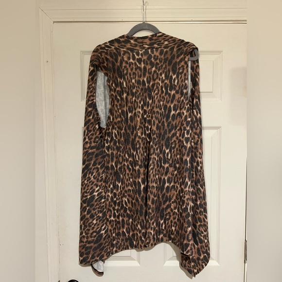 American Curvy 2x - Picture 2 of 4